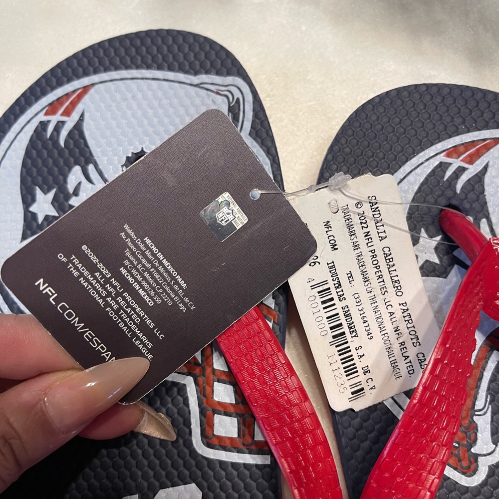 Flip Flops - Picture 3 of 6